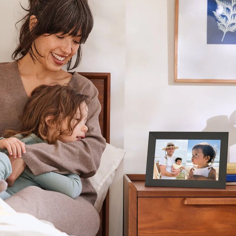 Carver 10" Charcoal | Aura's Most Popular Digital Frame