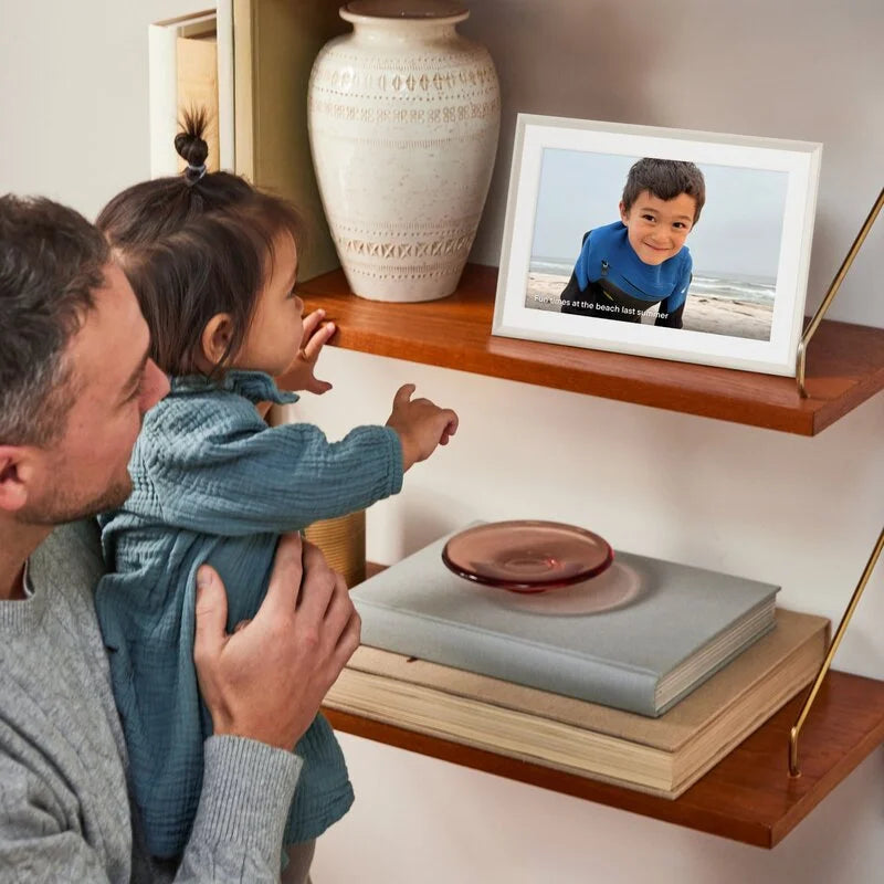 Carver Mat 10" Charcoal with Mat | Aura's Bestselling Digital Frame